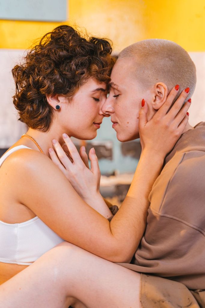 Couple enlacé