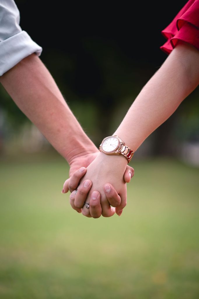 Couple enlacé