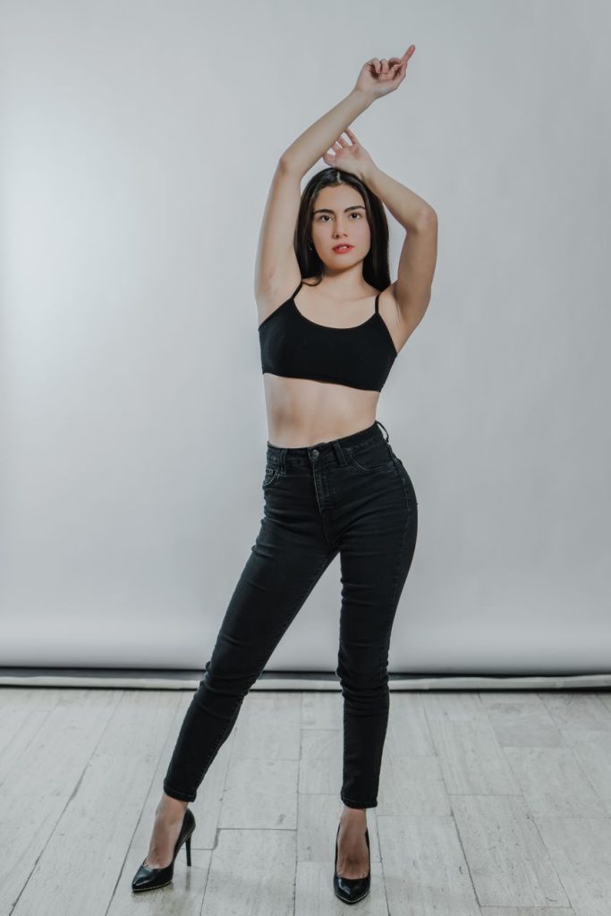 Jeune femme séduisante