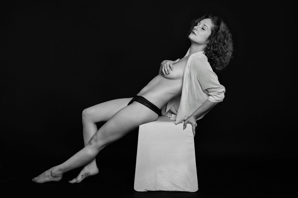 Jeune femme séduisante